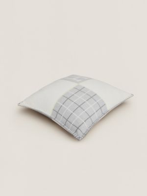 エルメス クッション　アヴァロン・カブリオル クッション　42*42 クッション 《アヴァロン・カブリオル》 | Hermès - エルメス-公式サイト